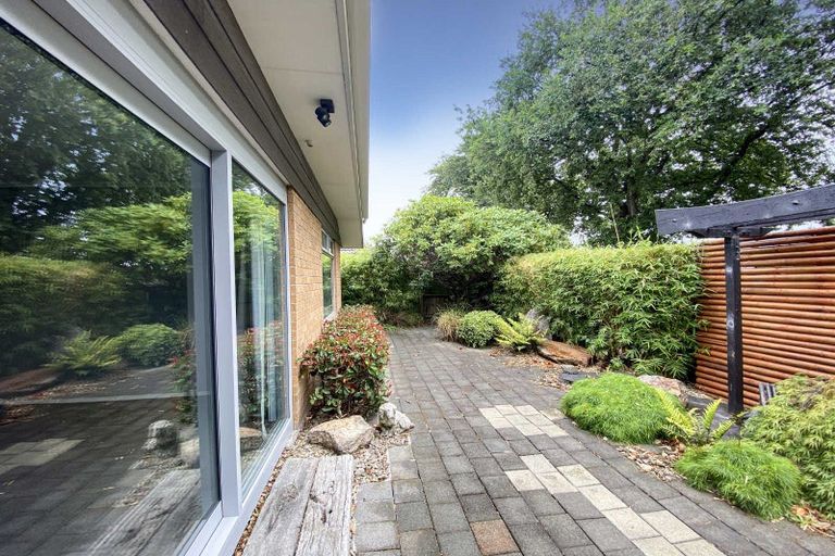 Photo of property in 2/66 Middlepark Road, Sockburn, Christchurch, 8042