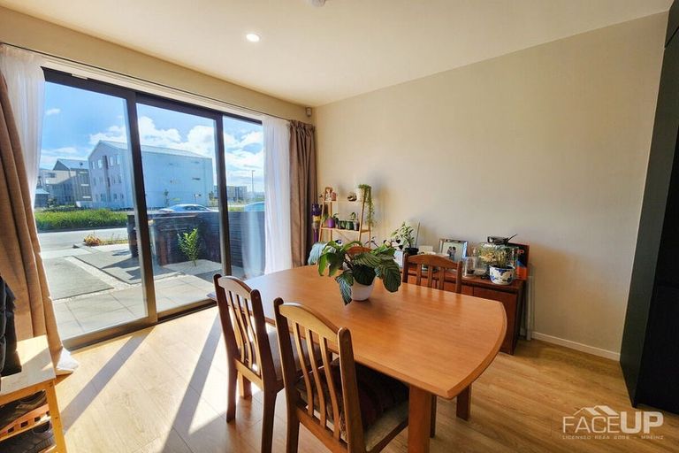 Photo of property in 15 Peihana Road, Hobsonville, Auckland, 0616
