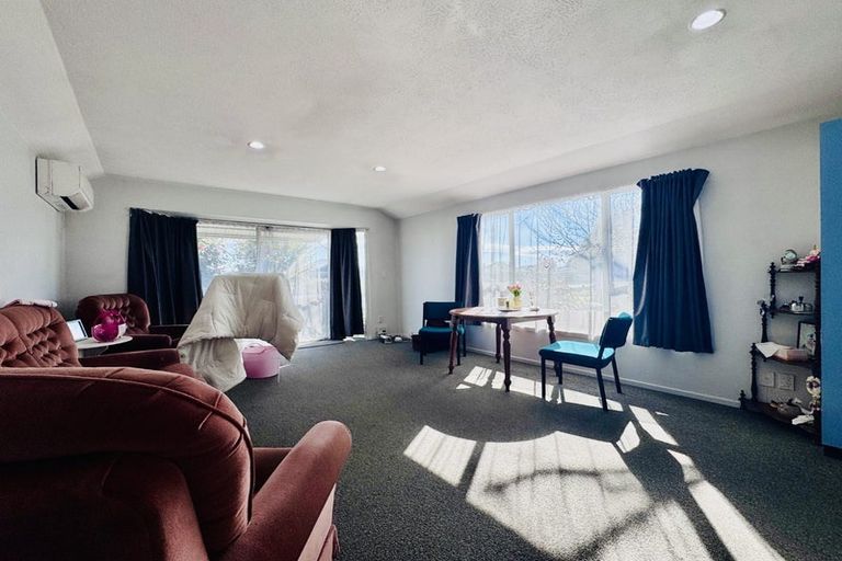 Photo of property in 2/60 Somerset Crescent, Spreydon, Christchurch, 8024