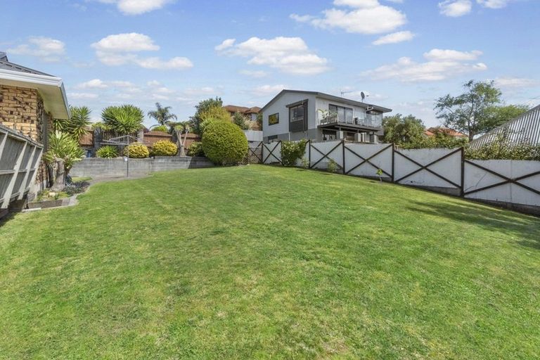 Photo of property in 23 Madill Road, St Andrews, Hamilton, 3200