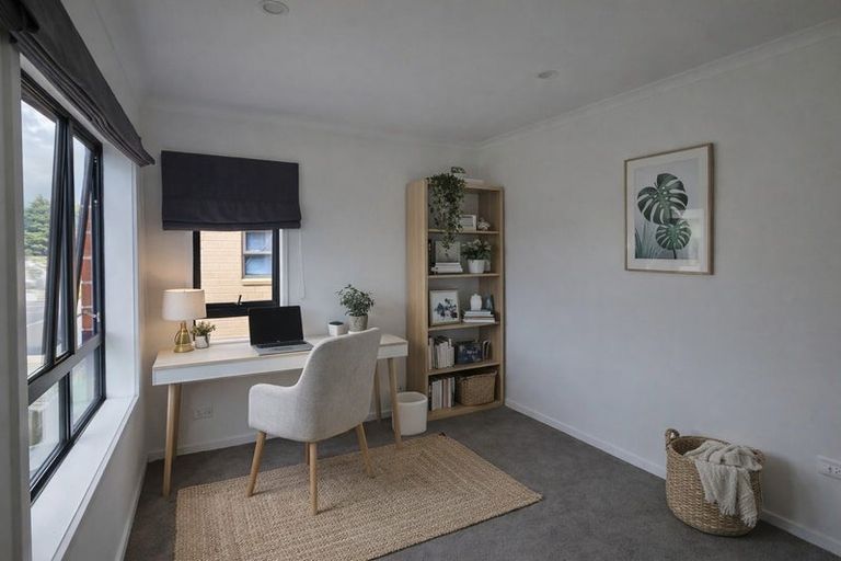 Photo of property in 93 Banks Street, Marfell, New Plymouth, 4310