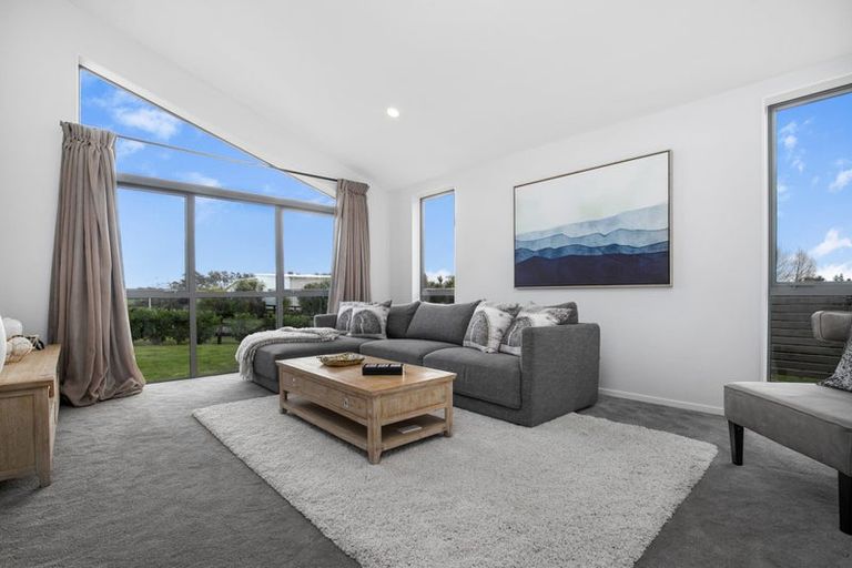 Photo of property in 125 Mcrobbie Road, Kingseat, Papakura, 2580