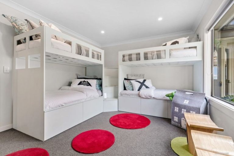 Photo of property in 147 Seatoun Heights Road, Miramar, Wellington, 6022