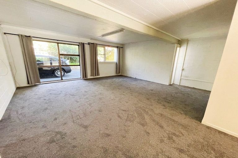 Photo of property in 60b Te Atatu Road, Te Atatu South, Auckland, 0610
