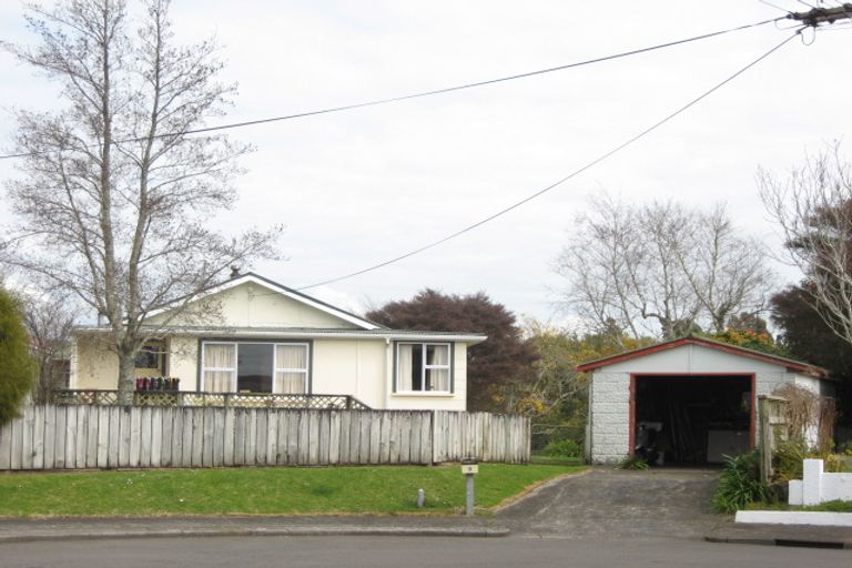 Photo of property in 9 Lynton Street, Upper Vogeltown, New Plymouth, 4310