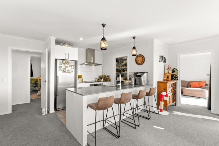 Photo of property in 210 Waikite Road, Welcome Bay, Tauranga, 3175