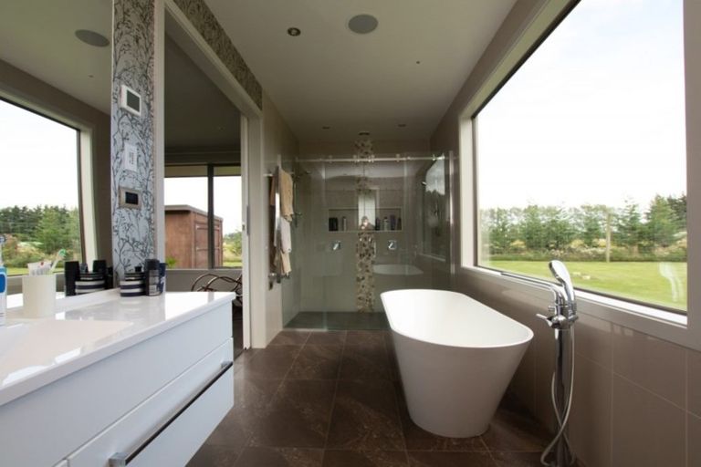 Photo of property in 39 Egerton Road, Winton, 9781