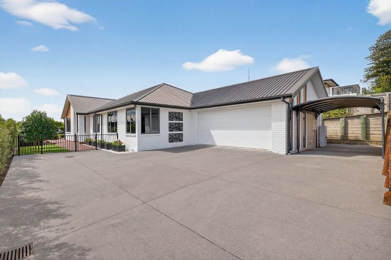Photo of property in 100 Condor Drive, Pyes Pa, Tauranga, 3112