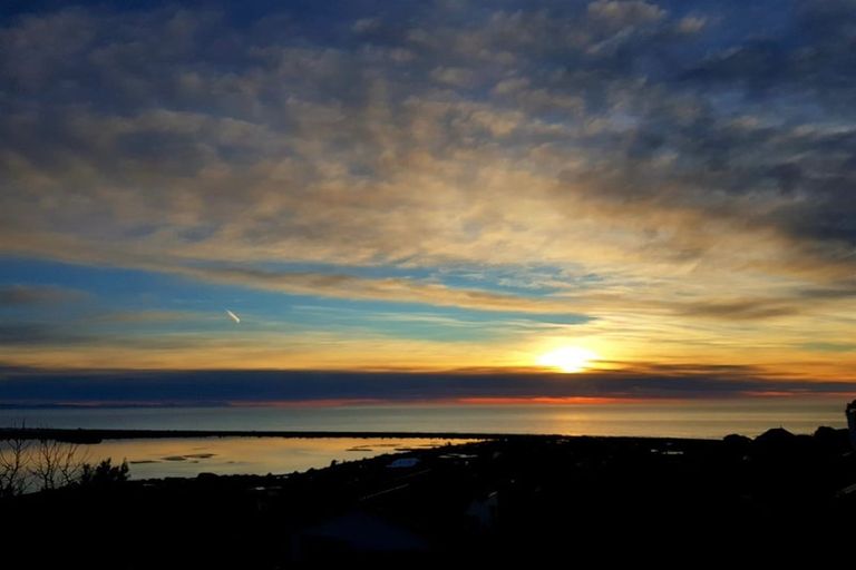 Photo of property in 220b Mount Pleasant Road, Mount Pleasant, Christchurch, 8081