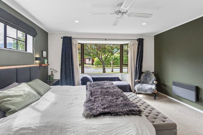 Photo of property in 20 Awanui Drive, Waikanae, 5036