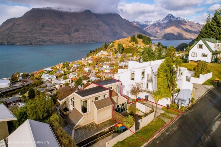 Photo of property in 7b Von Place, Fernhill, Queenstown, 9300