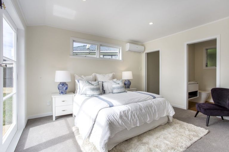 Photo of property in 54 St Leonards Road, Kelston, Auckland, 0602