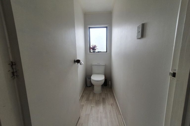 Photo of property in 1 Oakmont Place, Wattle Downs, Auckland, 2103