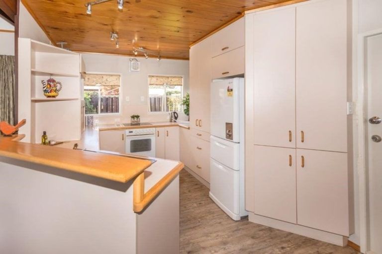 Photo of property in 38 Youngs Road, Papakura, 2110