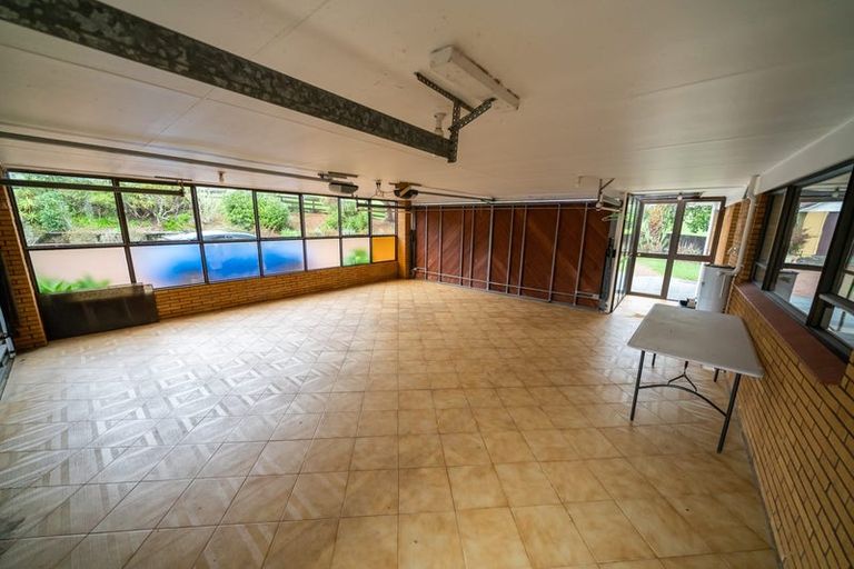 Photo of property in 248 Red Hills Road, Massey, Henderson, 0782