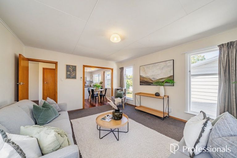 Photo of property in 90 Thomas Street, Stokes Valley, Lower Hutt, 5019