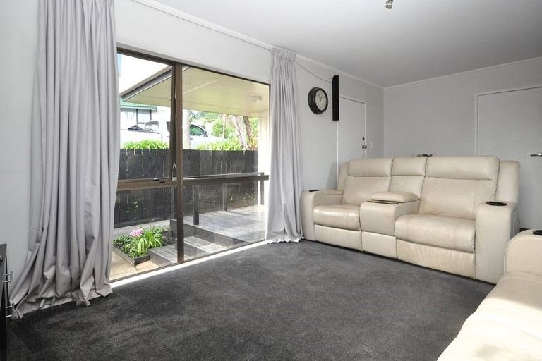 Photo of property in 4 Wesleydale Place, Papakura, 2110