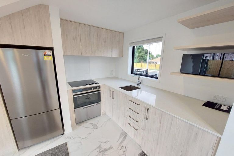 Photo of property in 1/57 Taikata Road, Te Atatu Peninsula, Auckland, 0610