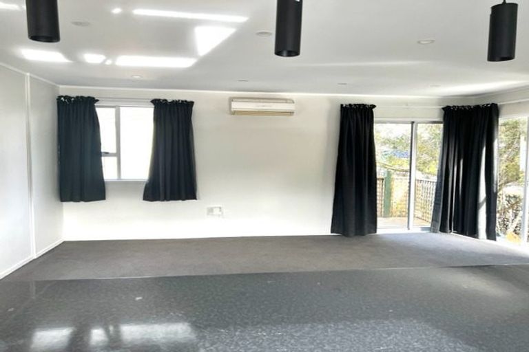 Photo of property in 75 Bayview Road, Bayview, Auckland, 0629