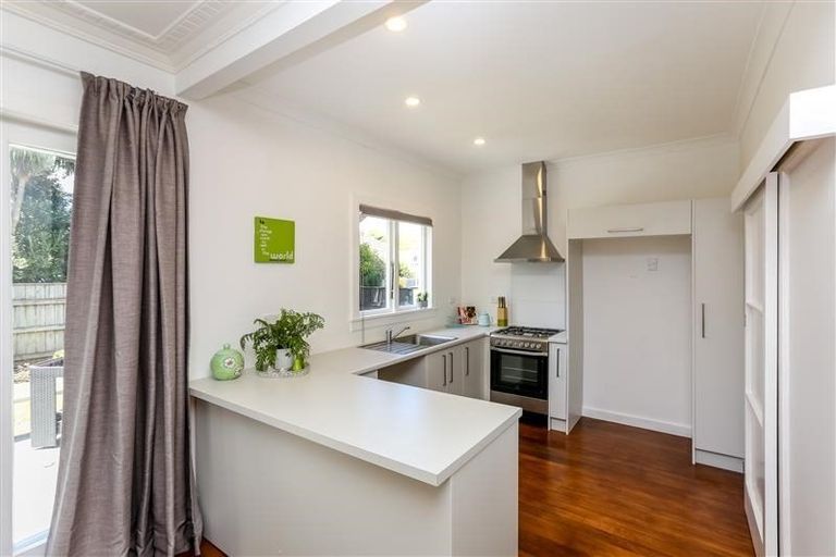 Photo of property in 19a Ropiha Street, Fitzroy, New Plymouth, 4312