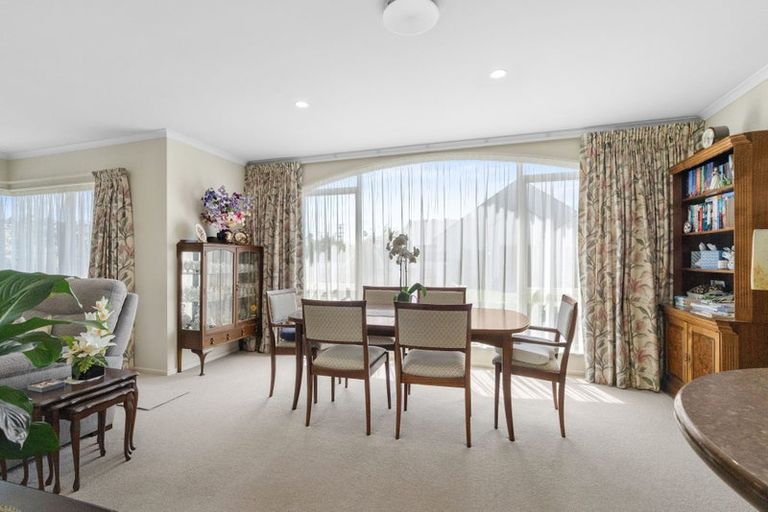 Photo of property in 4 Campbell Grove, Levin, 5510