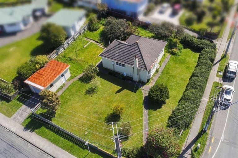 Photo of property in 2 Bledisloe Crescent, Wainuiomata, Lower Hutt, 5014