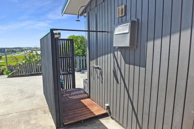 Photo of property in 42a Signal Street, Foxton Beach, Foxton, 4815