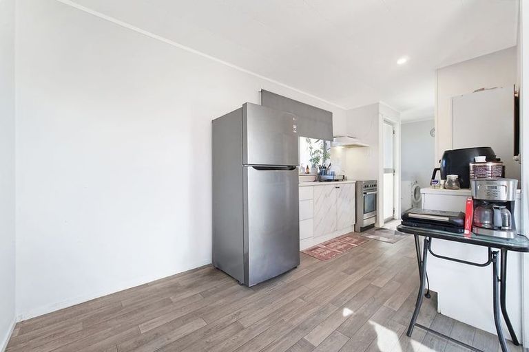 Photo of property in 2/2 Hunua Road, Papakura, 2110