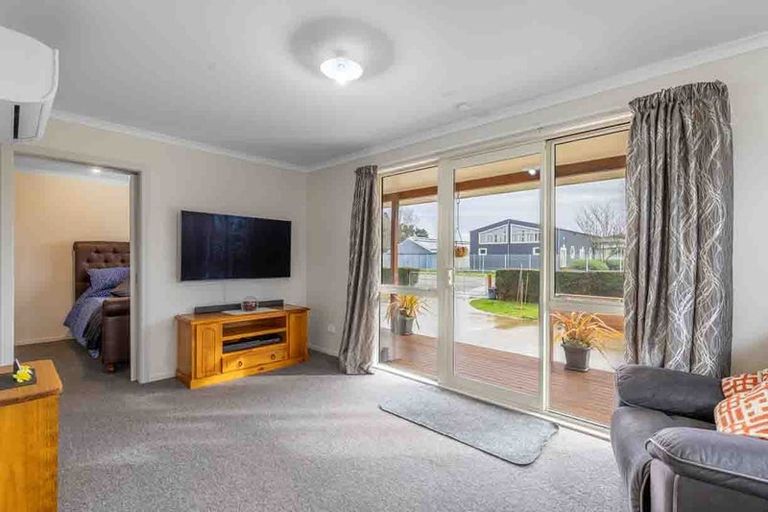 Photo of property in 26 Kent Street, Riversdale, 9776