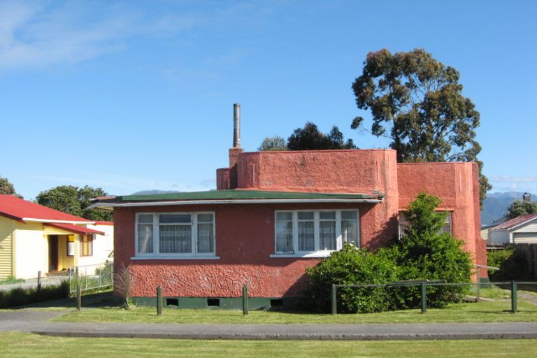 Photo of property in 62 Wakefield Street, Westport, 7825