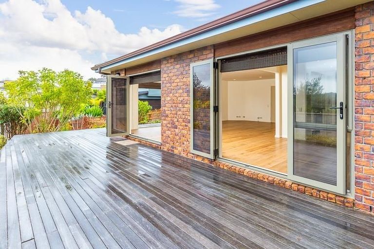 Photo of property in 21 Carol Lee Place, Albany Heights, Auckland, 0632