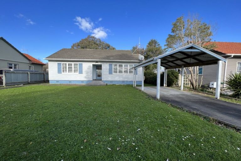 Photo of property in 222 College Street, West End, Palmerston North, 4412