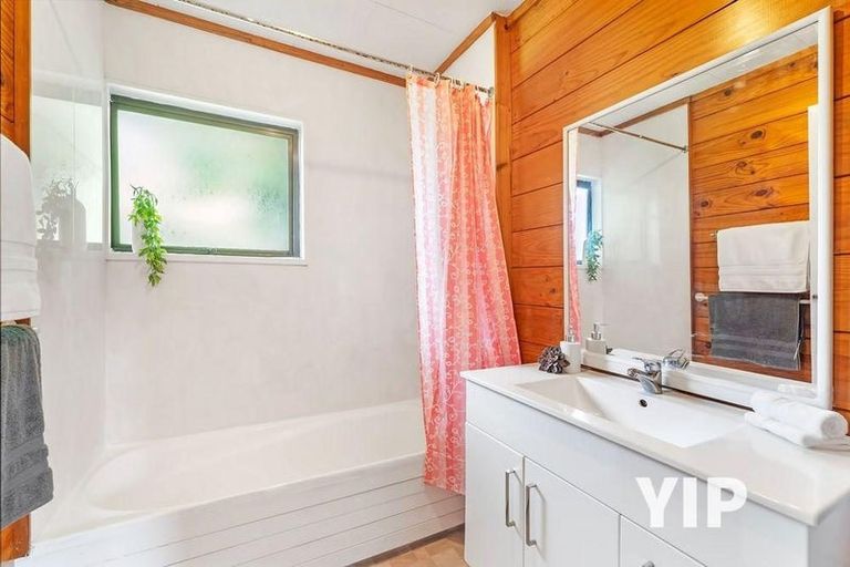 Photo of property in 33 Hindmarsh Street, Johnsonville, Wellington, 6037