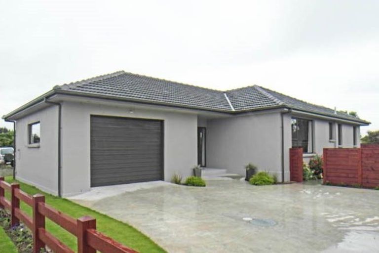 Photo of property in 16 Huia Street, Waikiwi, Invercargill, 9810