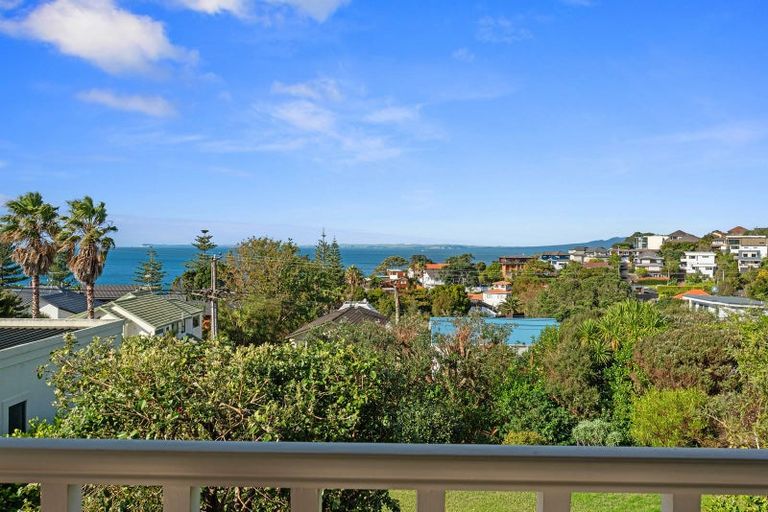 Photo of property in 98 Hebron Road, Waiake, Auckland, 0630