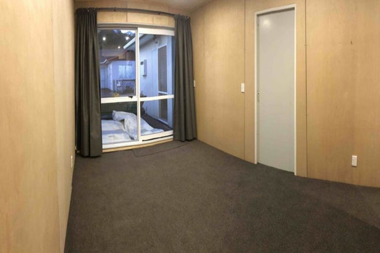 Photo of property in 1 Macalister Place, Miramar, Wellington, 6022