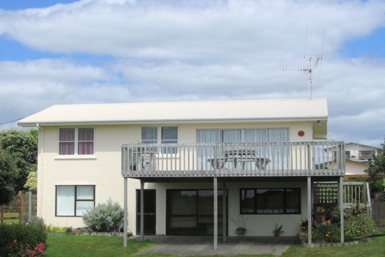 Photo of property in 72 Broadway Road, Waihi Beach, 3611