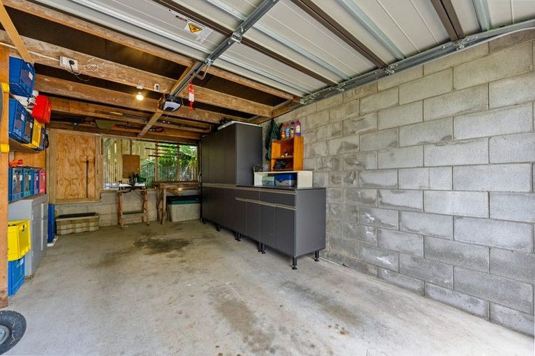 Photo of property in 1/56 Sunnynook Road, Sunnynook, Auckland, 0620