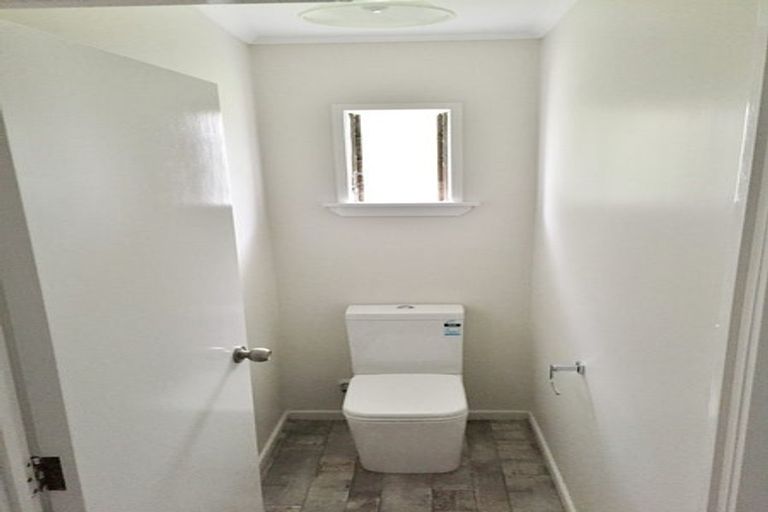 Photo of property in 10 Christmas Road, Manurewa, Auckland, 2102