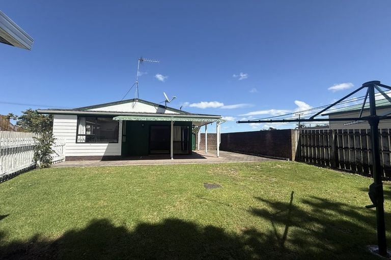 Photo of property in 13 Pyle Road West, One Tree Point, 0118