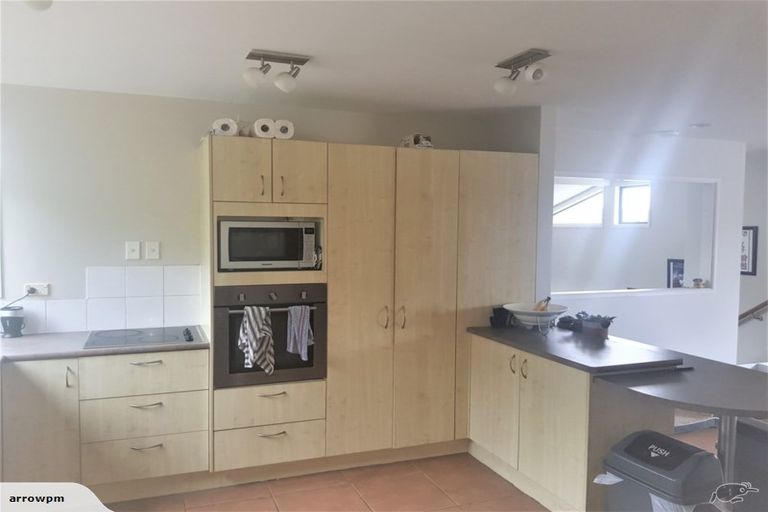 Photo of property in 31 Lorikeet Place, Unsworth Heights, Auckland, 0632