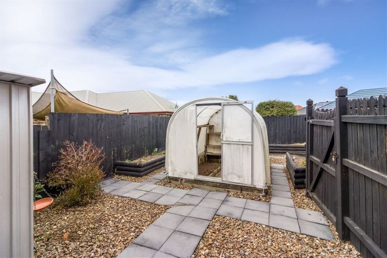 Photo of property in 144 Inwoods Close, Parklands, Christchurch, 8083
