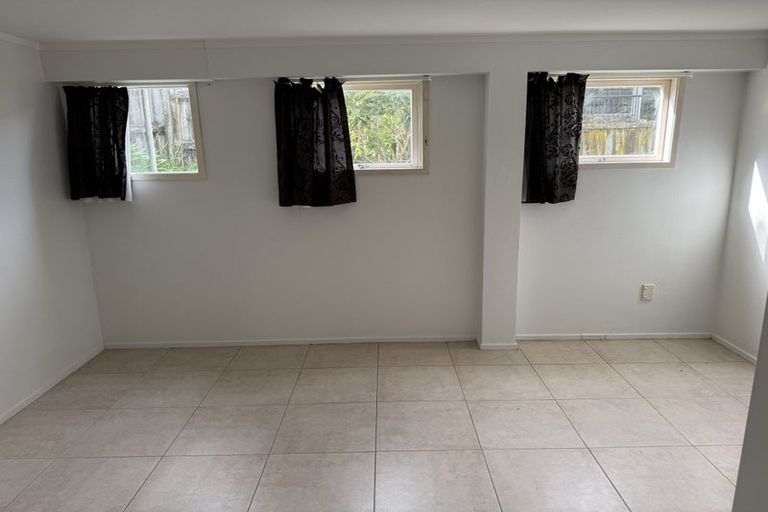 Photo of property in 18a Dallinghoe Crescent, Milford, Auckland, 0620