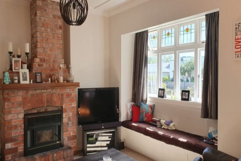 Photo of property in 1 Ngapuhi Street, Saint Johns Hill, Whanganui, 4501