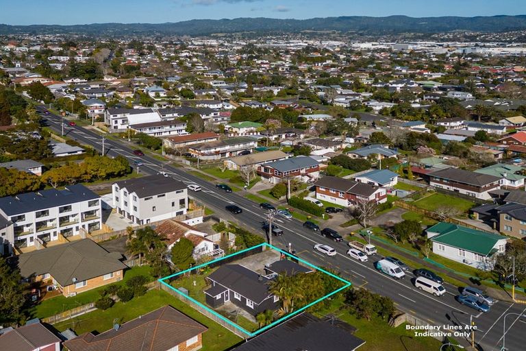 Photo of property in 117 Te Atatu Road, Te Atatu South, Auckland, 0610