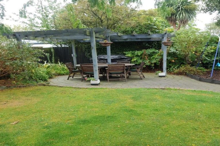 Photo of property in 17 Coates Place, Rangiora, 7400