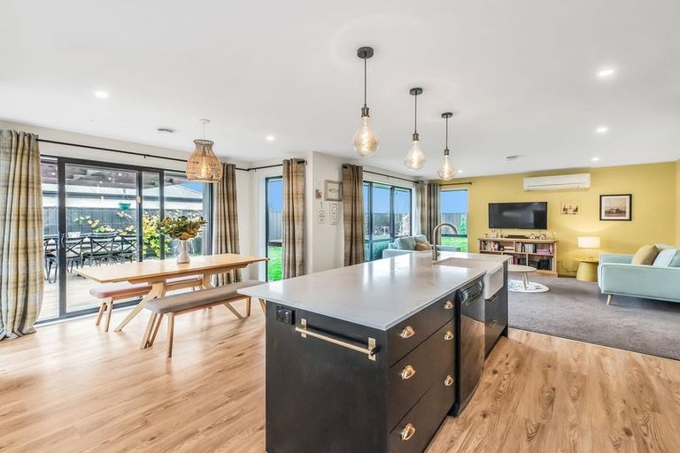 Photo of property in 43 Chris Drive, Rolleston, 7614