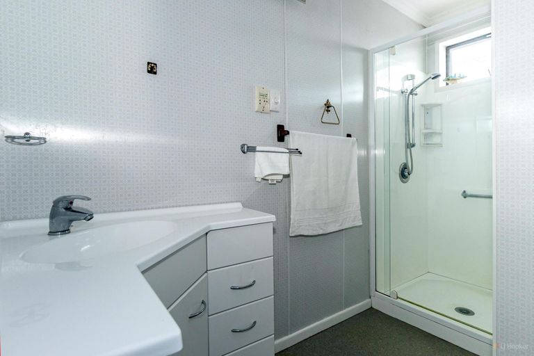 Photo of property in 5-5a Rugby Street, Waimate, 7924