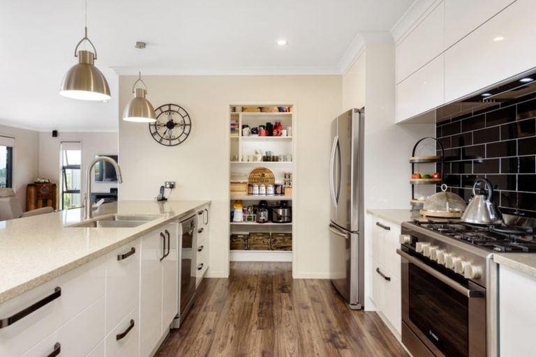 Photo of property in 19 Damien Place, Ohauiti, Tauranga, 3112