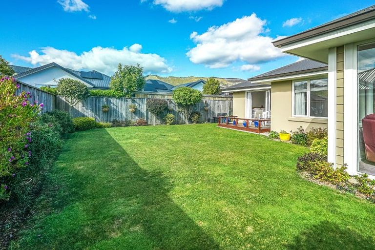 Photo of property in 18 Boysenberry Grove, Richmond, 7020